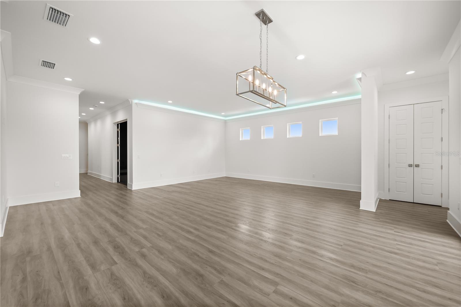 REUNION - Residential