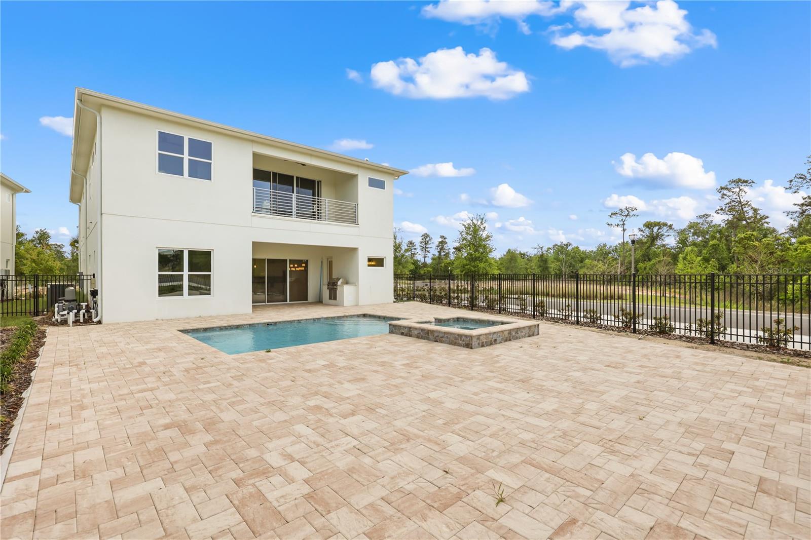 REUNION - Residential