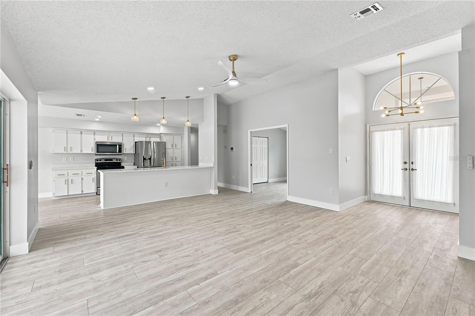 SPRING HILL - Residential