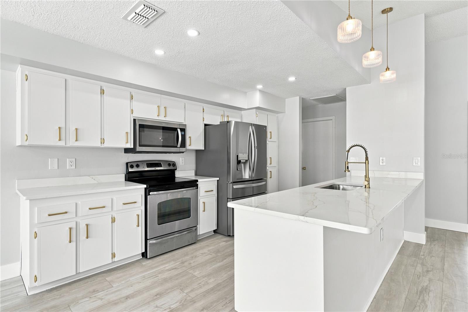 SPRING HILL - Residential