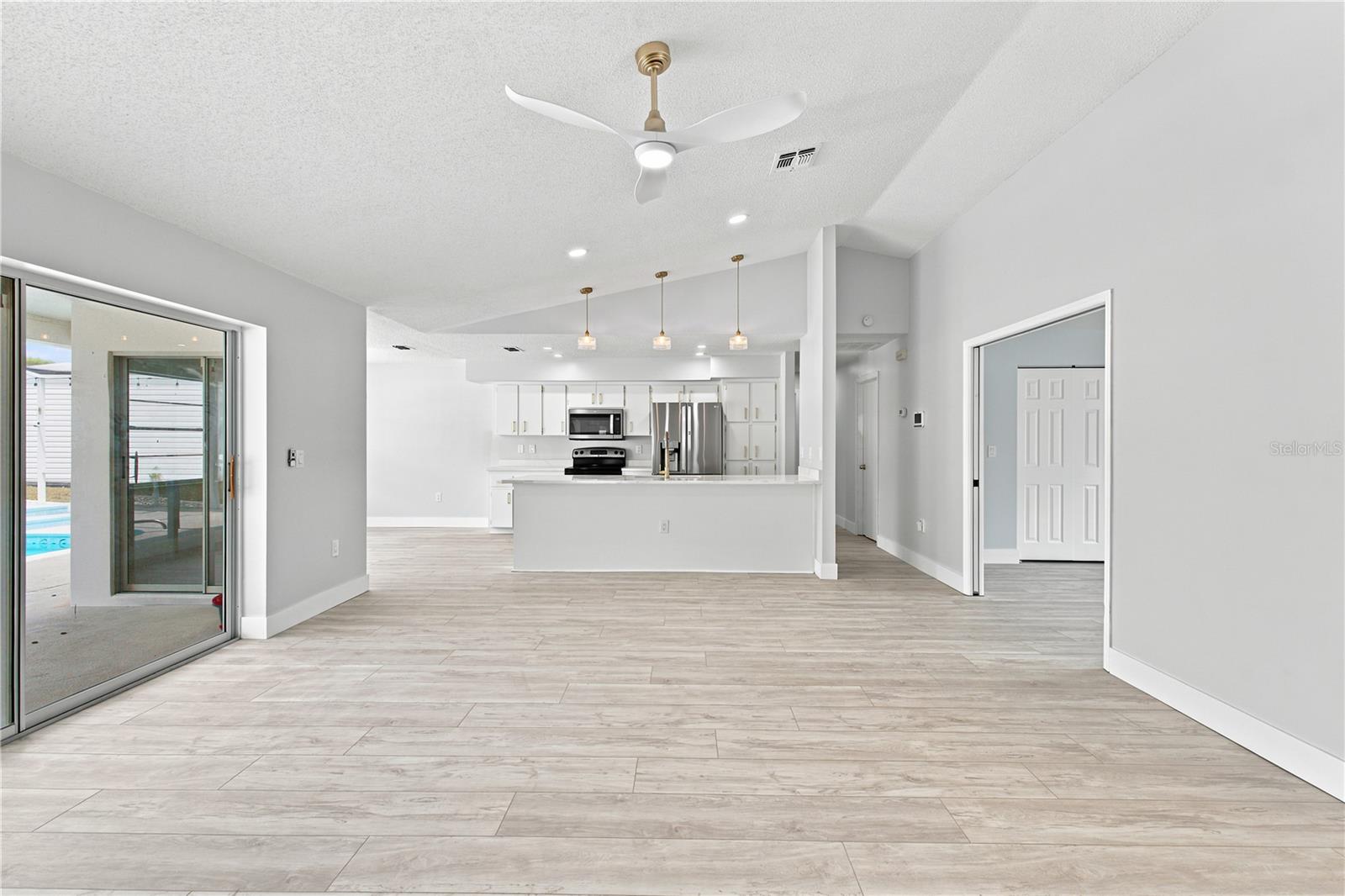 SPRING HILL - Residential