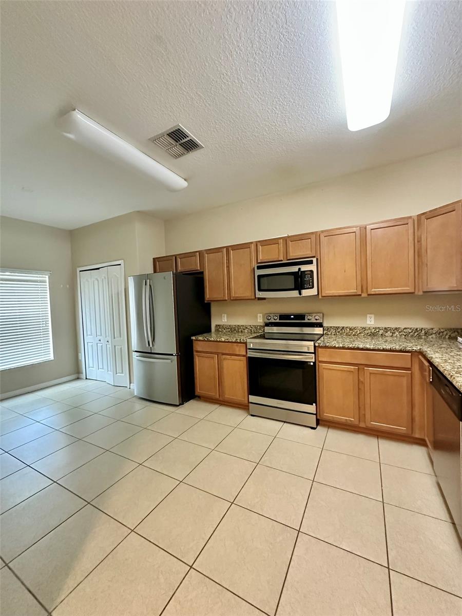 AUTUMNWOOD GROVE - Residential Lease