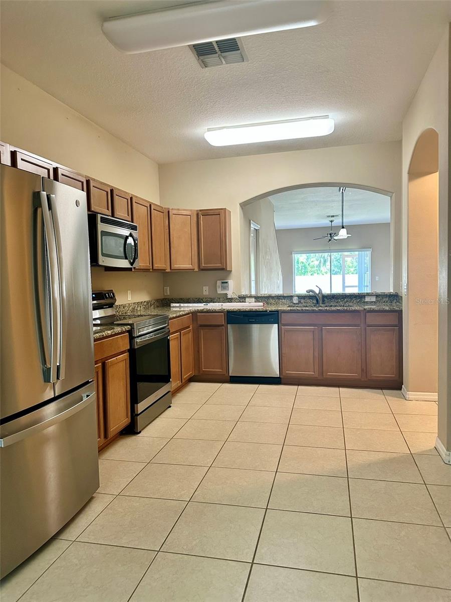 AUTUMNWOOD GROVE - Residential Lease