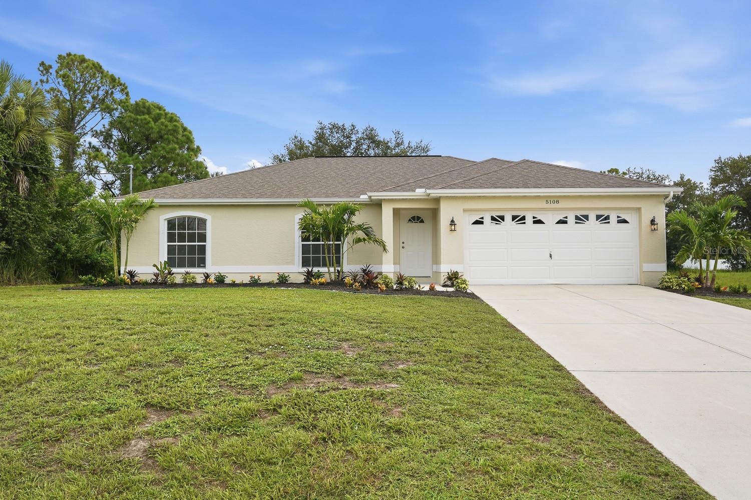 This is the one you have been looking for. Totally redone interior that shows like a model. Large lot with iron fencing for the pet in the family. Sits in a private setting with a green belt area in the rear. and firepit. Bring your furnishing and move right in!!! All this for only $269,900.