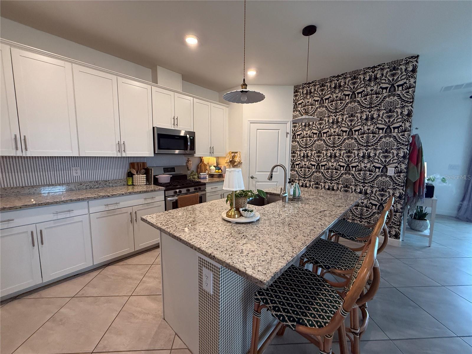 LORRAINE LAKES PH I - Residential