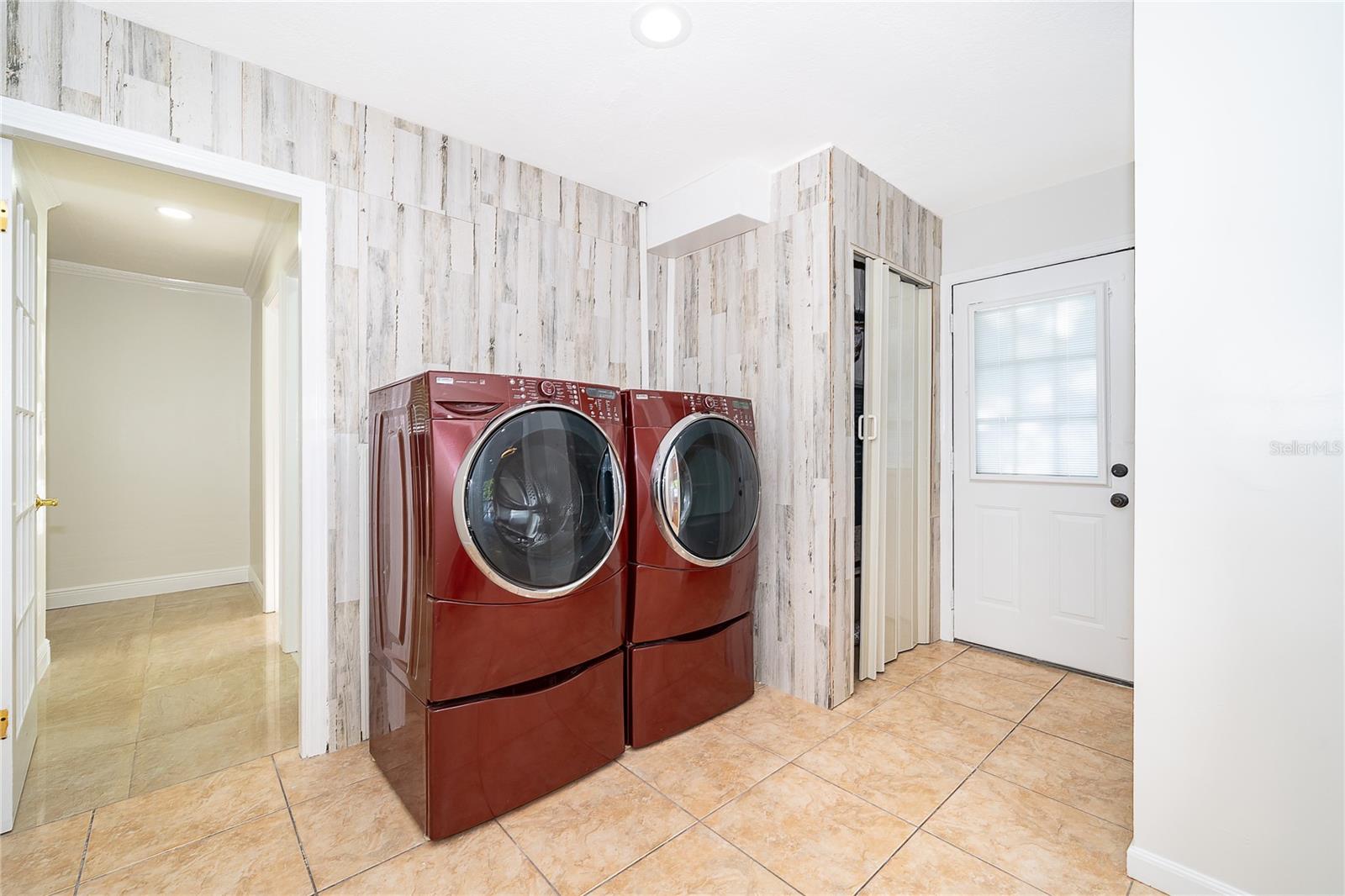 ENGLISH ESTATES UNIT 3 - Residential