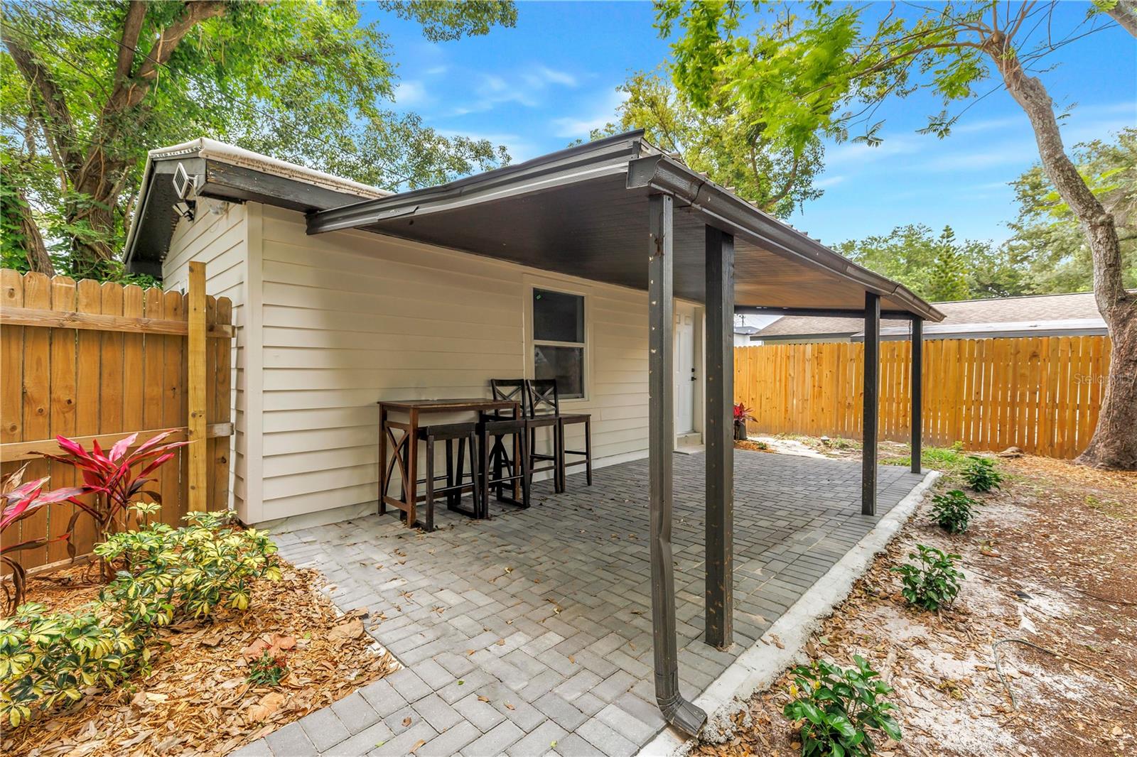 Recently renovated studio! This property has everything you need in a great St. Pete neighborhood. If you enjoy outdoor living, then this is the perfect place for you. The property features a spacious covered patio and a fully fenced private yard, offering a rare amount of outdoor space for a studio apartment. It's the perfect spot to relax with your morning coffee, entertain friends, or give your pet room to run and play.

Inside, you'll find a freshly updated living space with modern finishes and a bright, comfortable layout. Dedicated off-street parking adds convenience, while the private setting provides a sense of separation and independence that's hard to find in a rental of this size. Conveniently located near downtown St. Petersburg, local parks, shopping, dining, and Gulf beaches, this move-in-ready studio offers the perfect combination of comfort, privacy, and location. https://apps.myrental.com/renter/application/#/ETPUCTMHGGHT