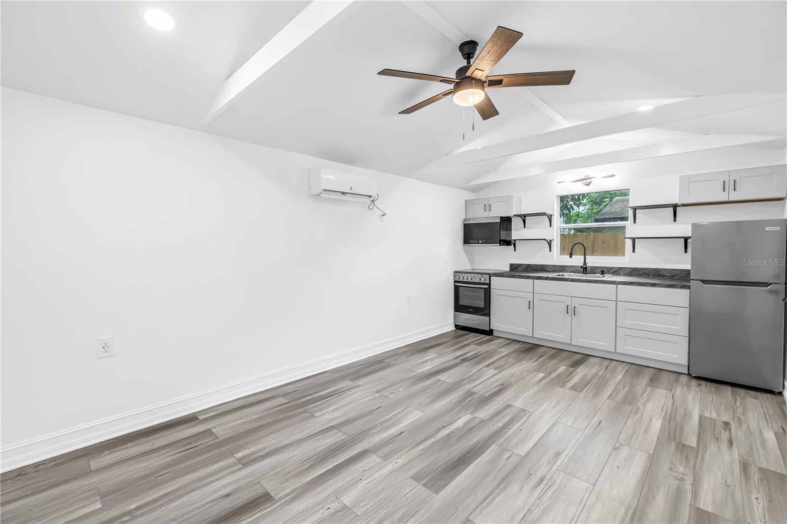 BELLECREST HEIGHTS - Residential Lease