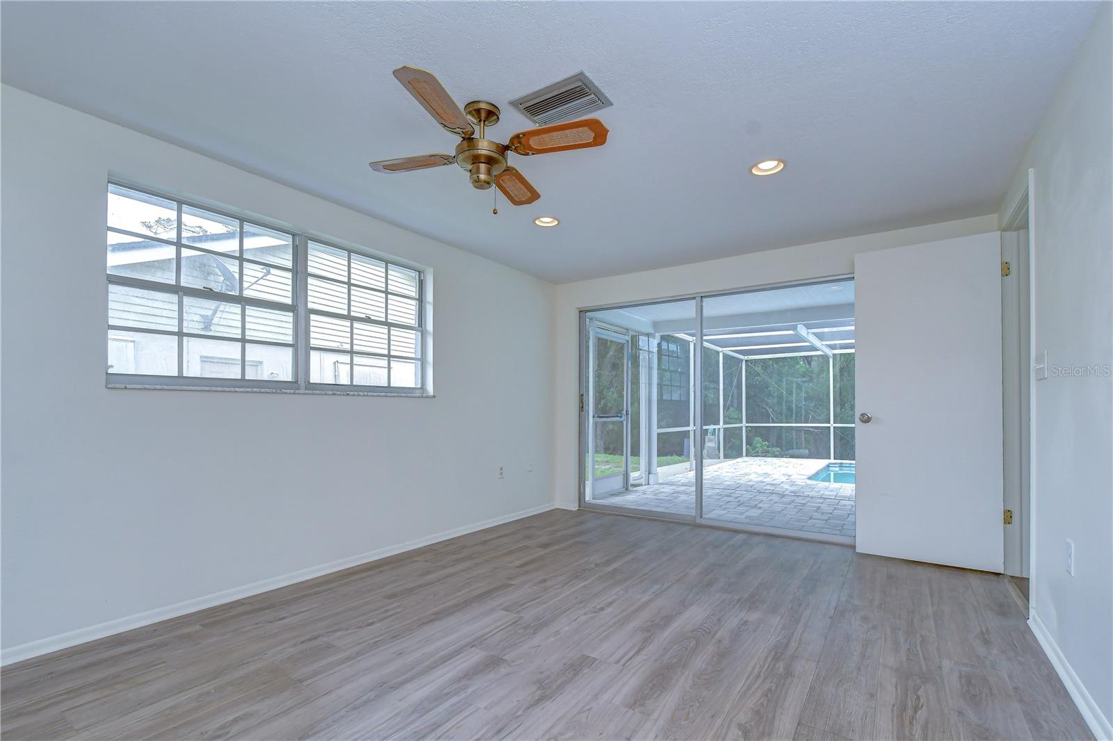 BEACON WOODS VILLAGE - Residential