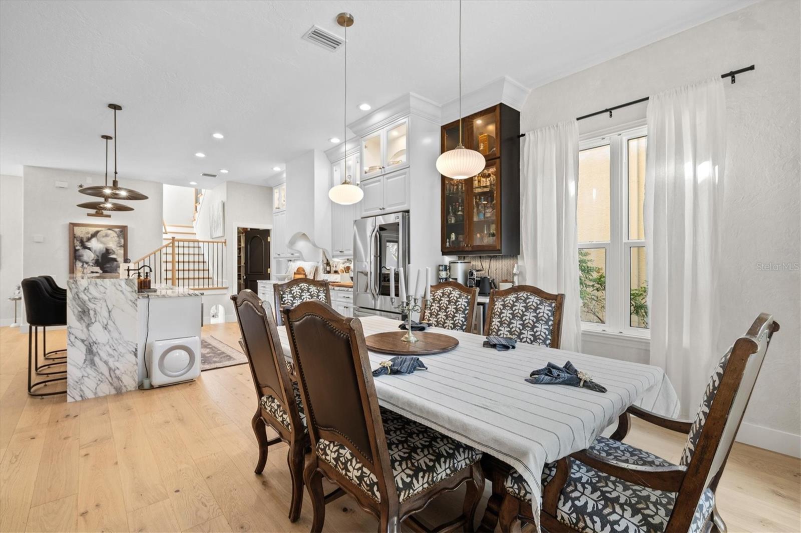 BURNS REALTY - Residential