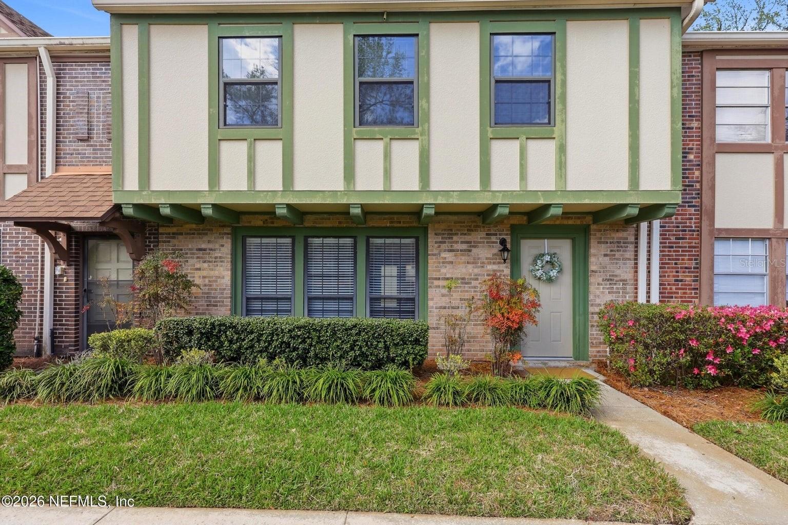 SUTTON PLACE - Residential