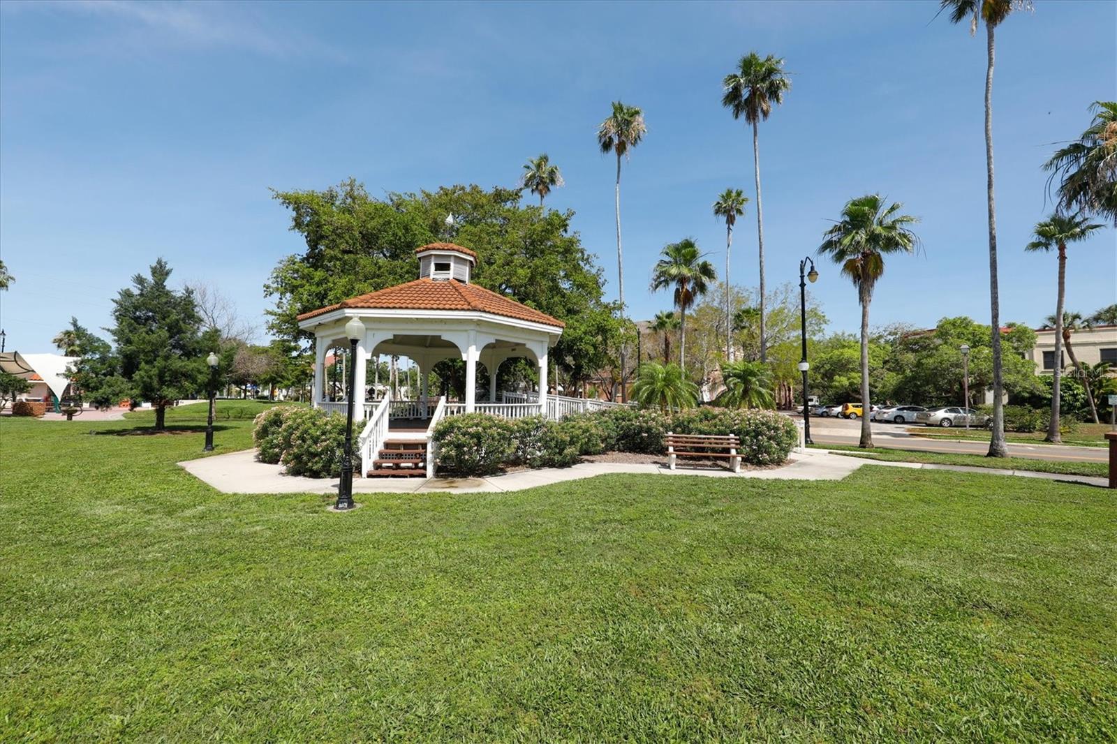 GULF HORIZONS - Residential