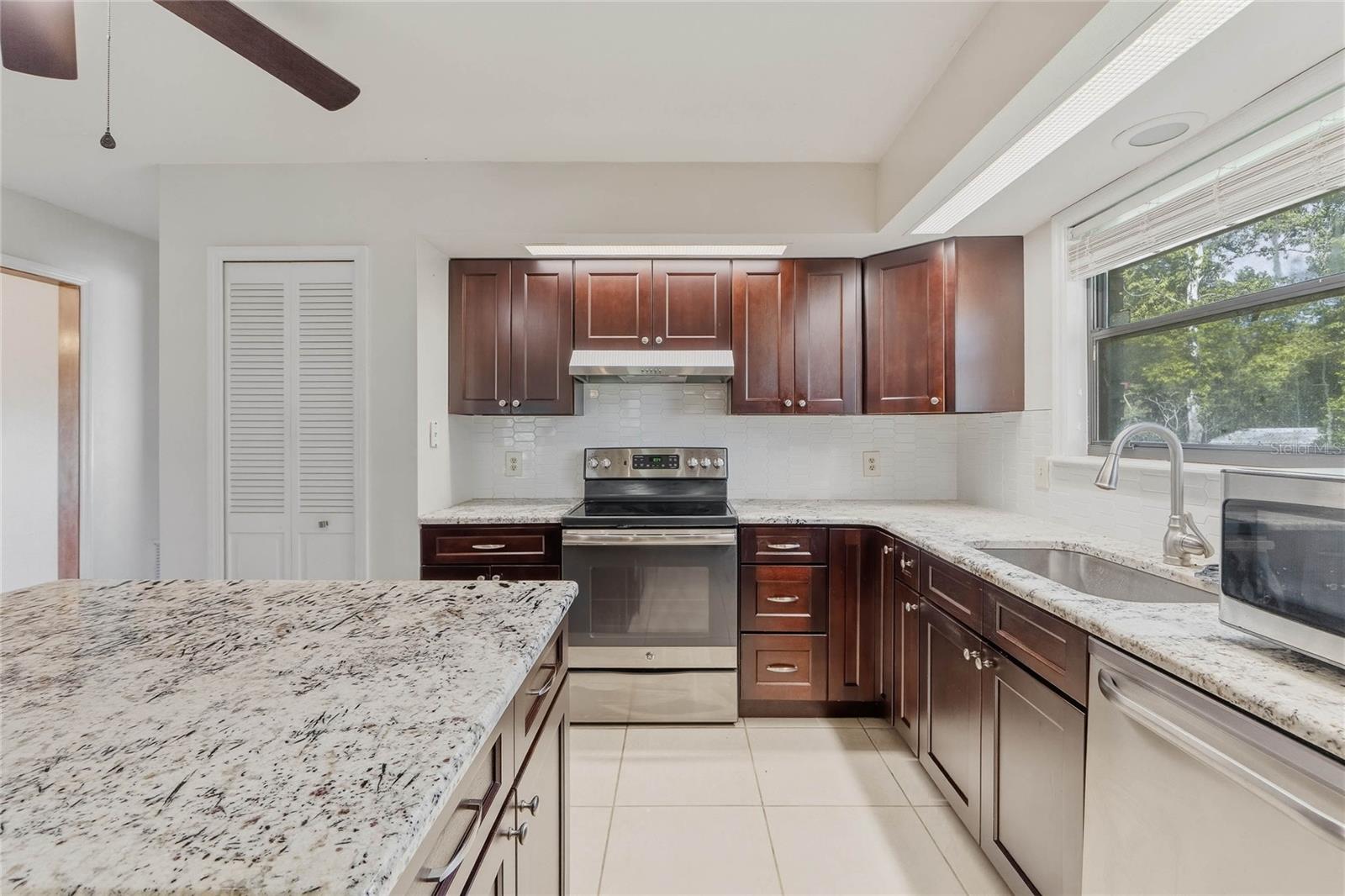 DELTONA LAKES UN 4 - Residential