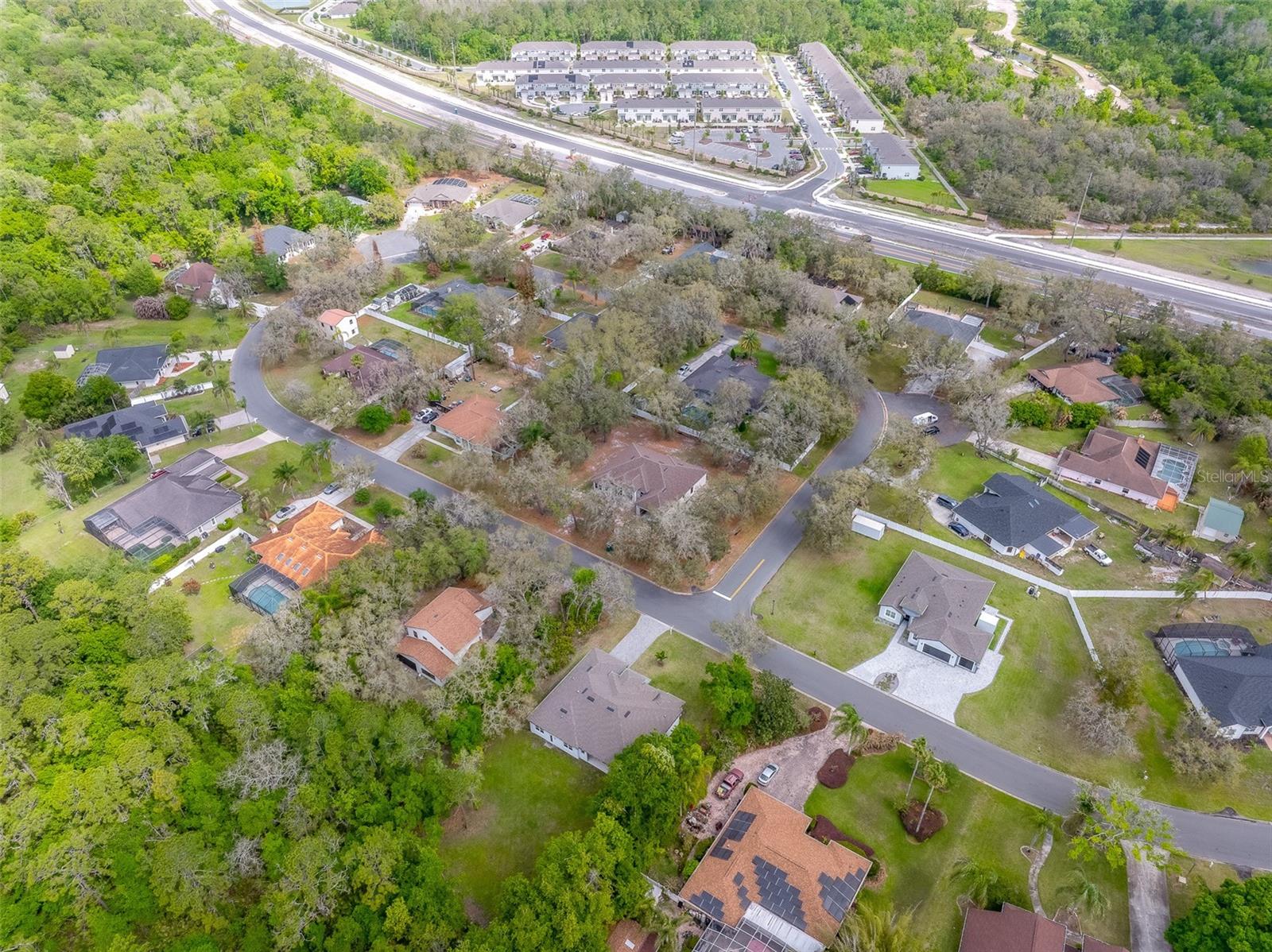 COUNTRY SIDE MANOR - Residential