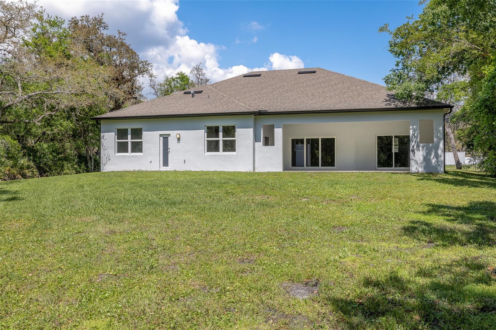 COUNTRY SIDE MANOR - Residential