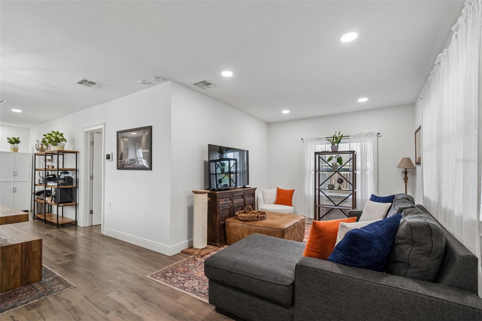 HIGHLAND GROVES - Residential