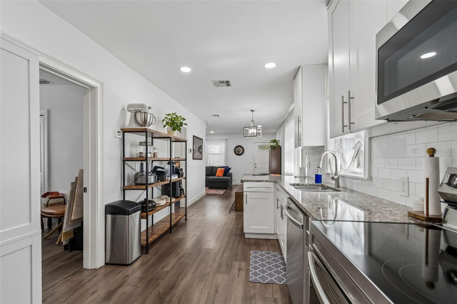 HIGHLAND GROVES - Residential