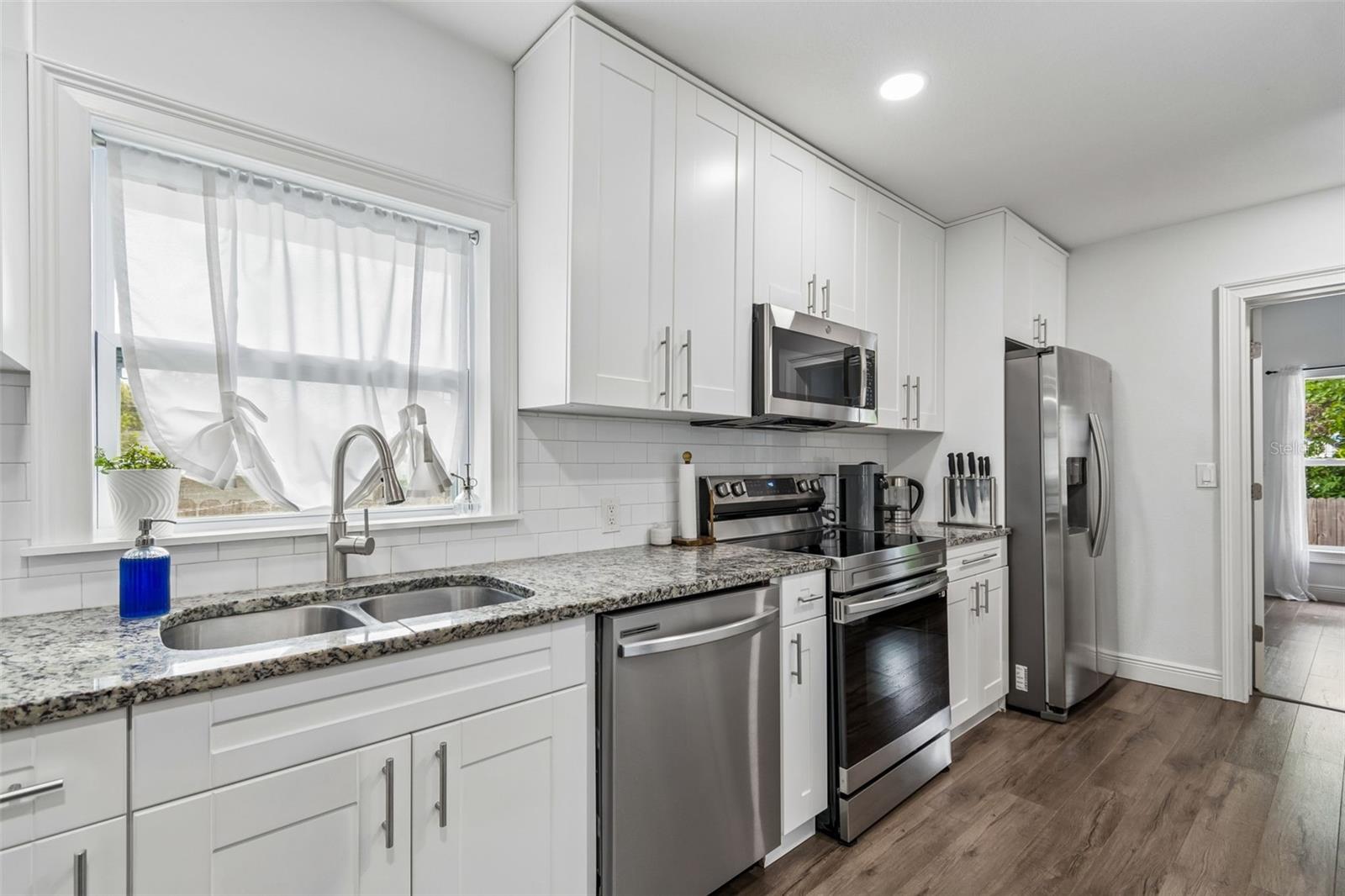 HIGHLAND GROVES - Residential