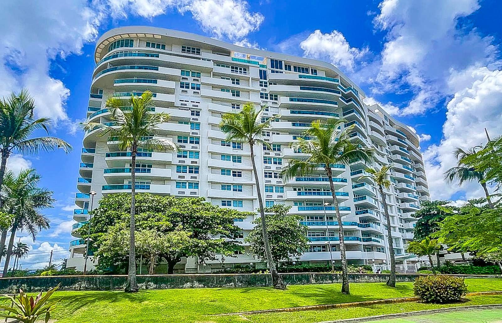 New listing at Millennium Condominium. Ideally located near the beach with quick access to the expressway. This exclusive building offers resort-style amenities including a fully equipped gym, playground, activity center, concierge services, pet park, full power generator, water cistern, valet parking, 24/7 security, and EV charging stations. This 8th-floor residence features approximately 2,269 sq. ft. of living area with an open-concept layout. The apartment includes three bedrooms, two bathrooms, powder room, kitchen, living and dining areas, laundry room, balcony, two parking spaces, and a storage unit. The property’s highlight is its expansive balcony with 180-degree ocean and city views.