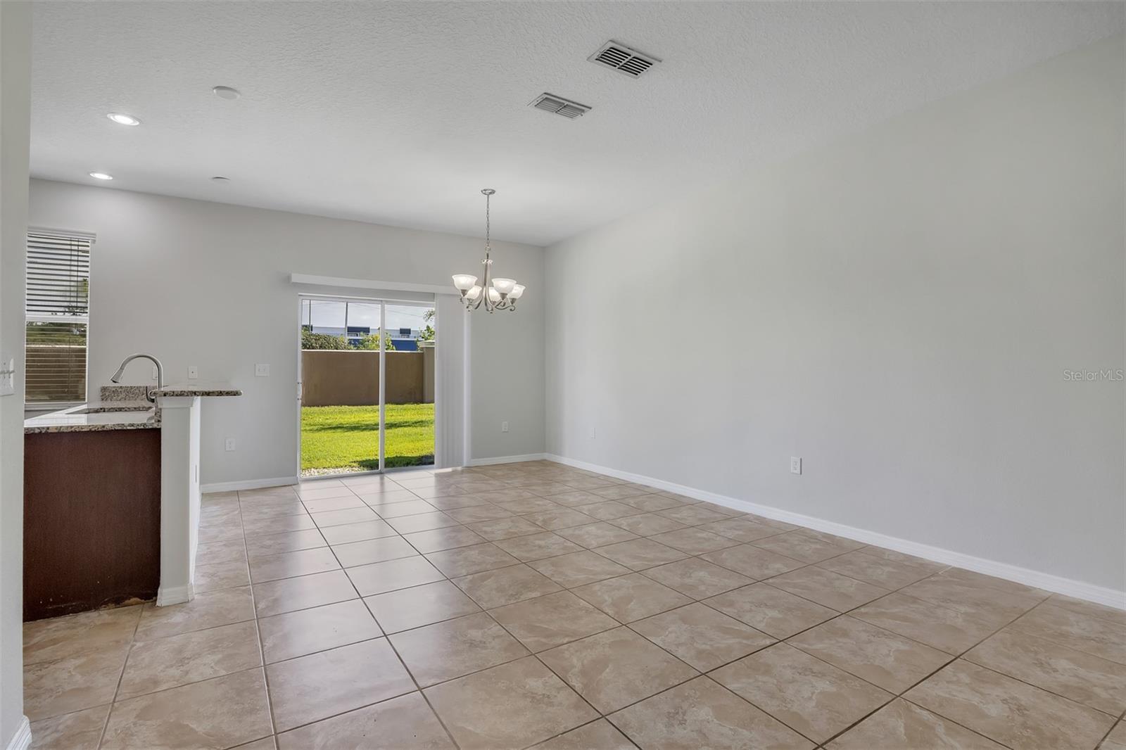 SAVANNAH LNDGS - Residential