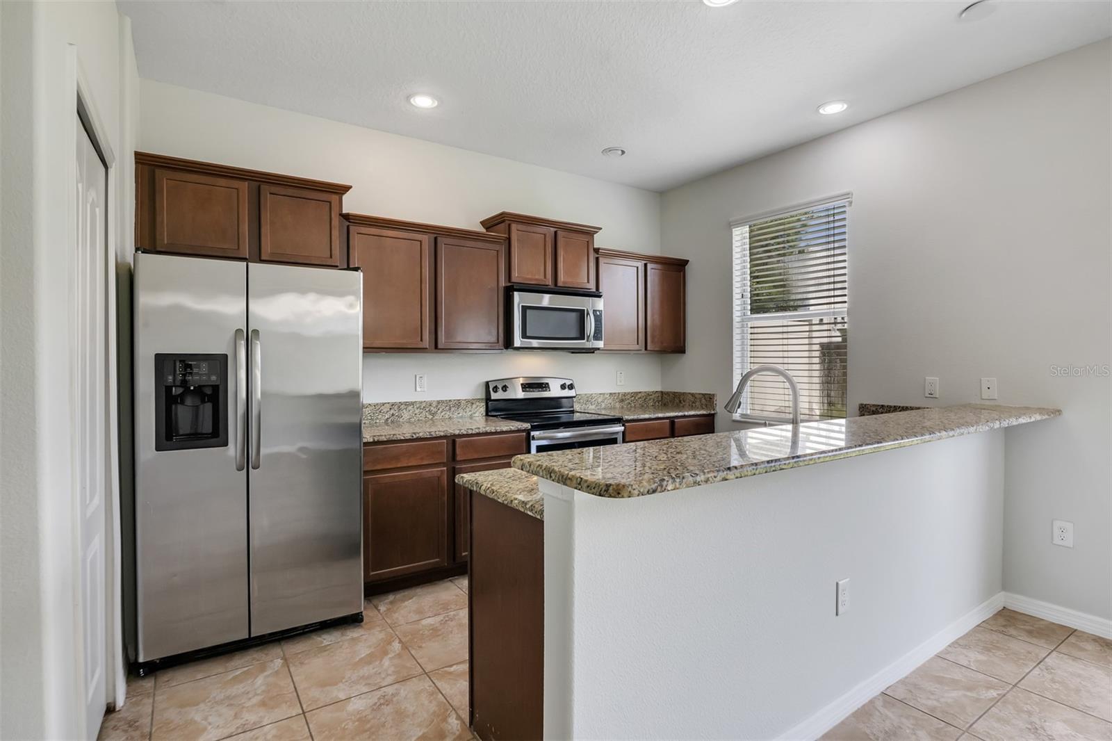 SAVANNAH LNDGS - Residential