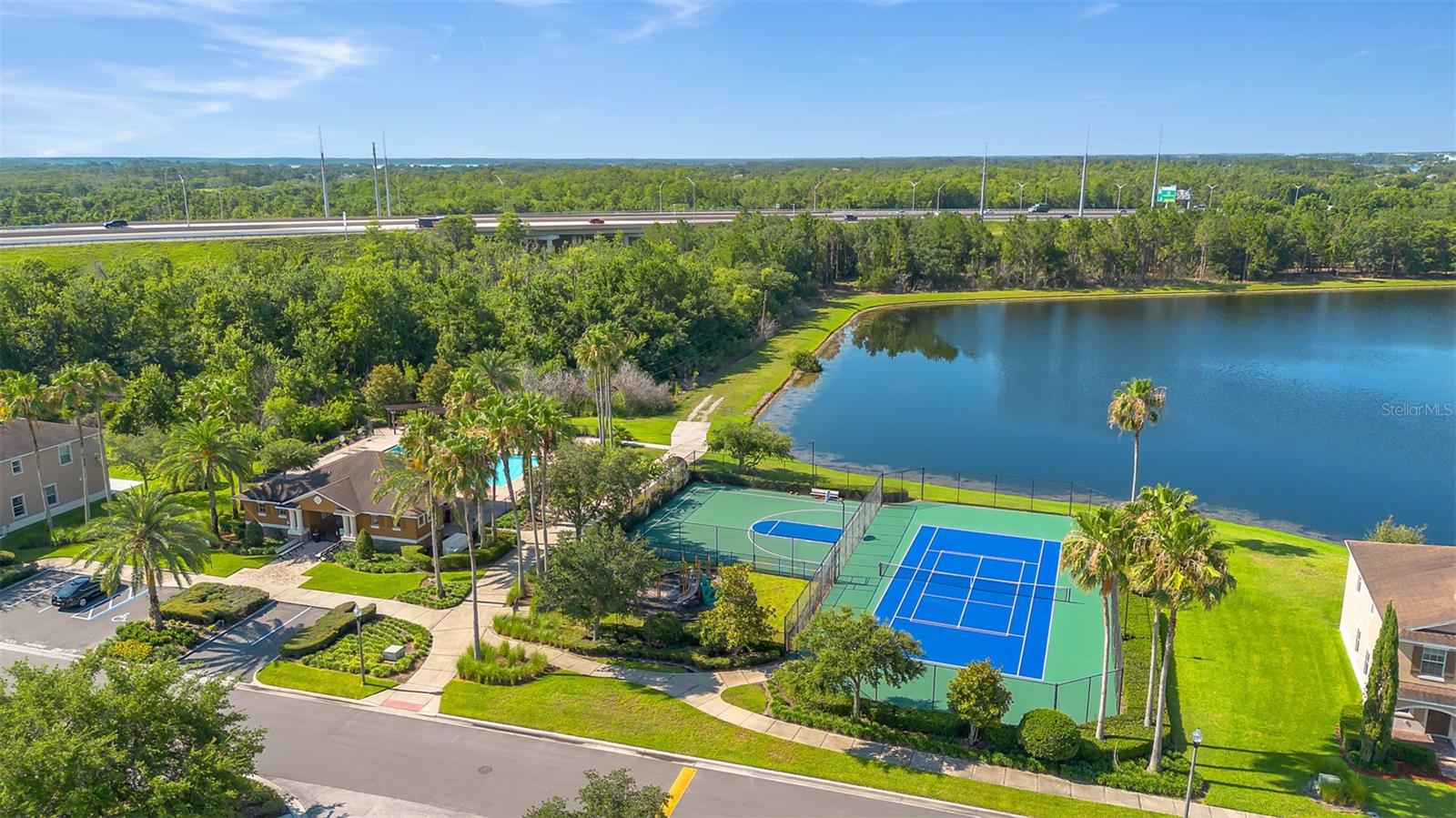 SAVANNAH LNDGS - Residential