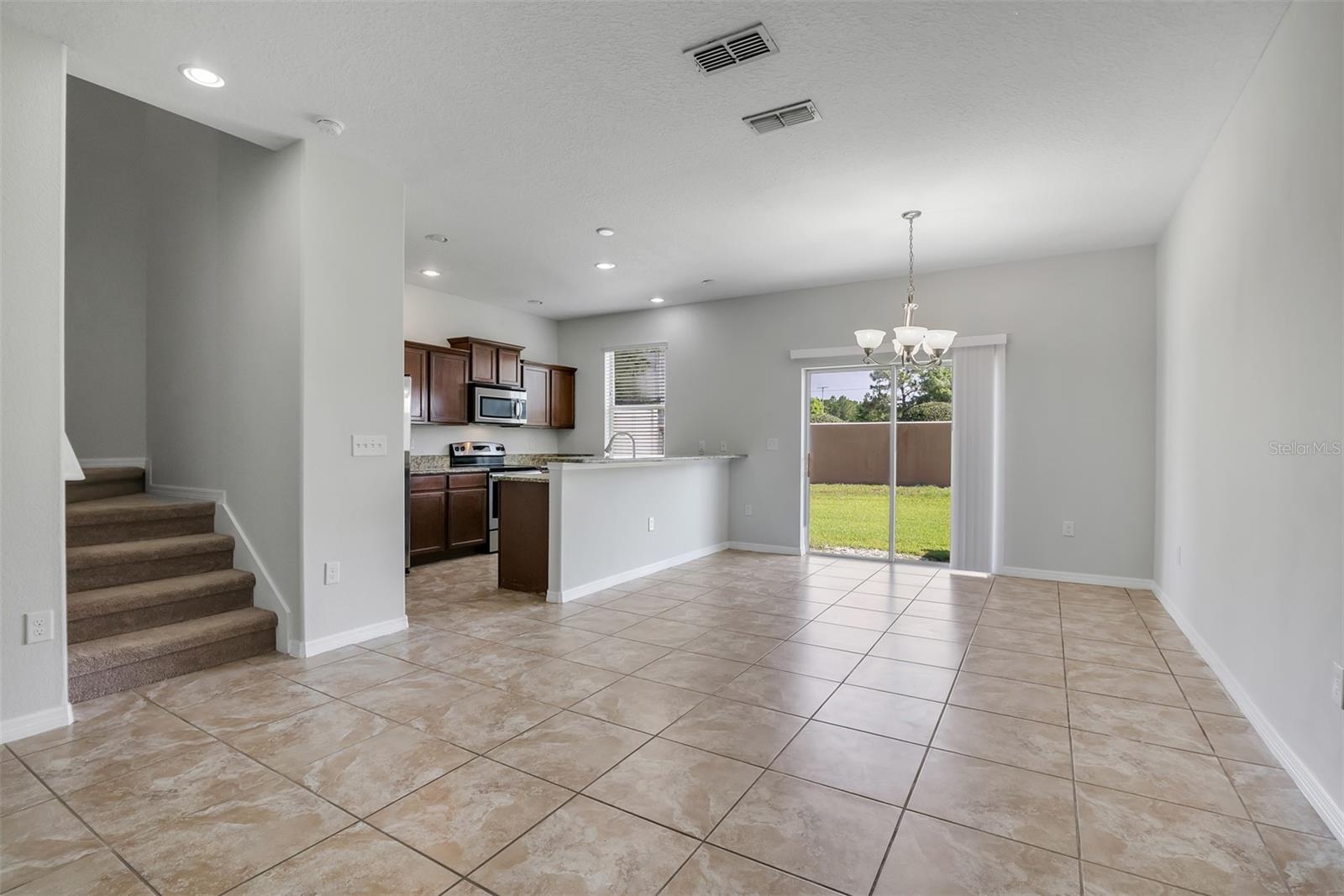 SAVANNAH LNDGS - Residential