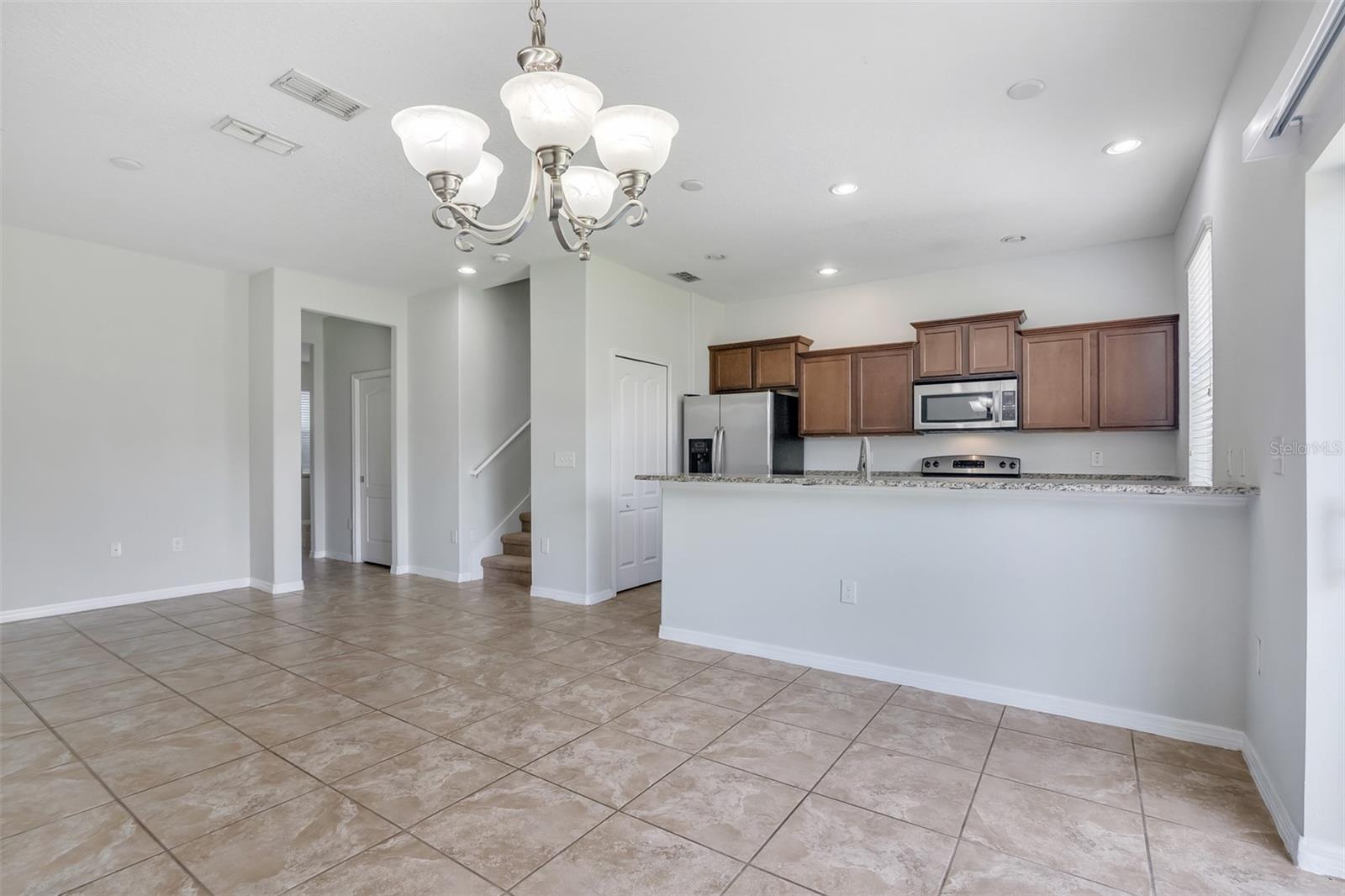 SAVANNAH LNDGS - Residential