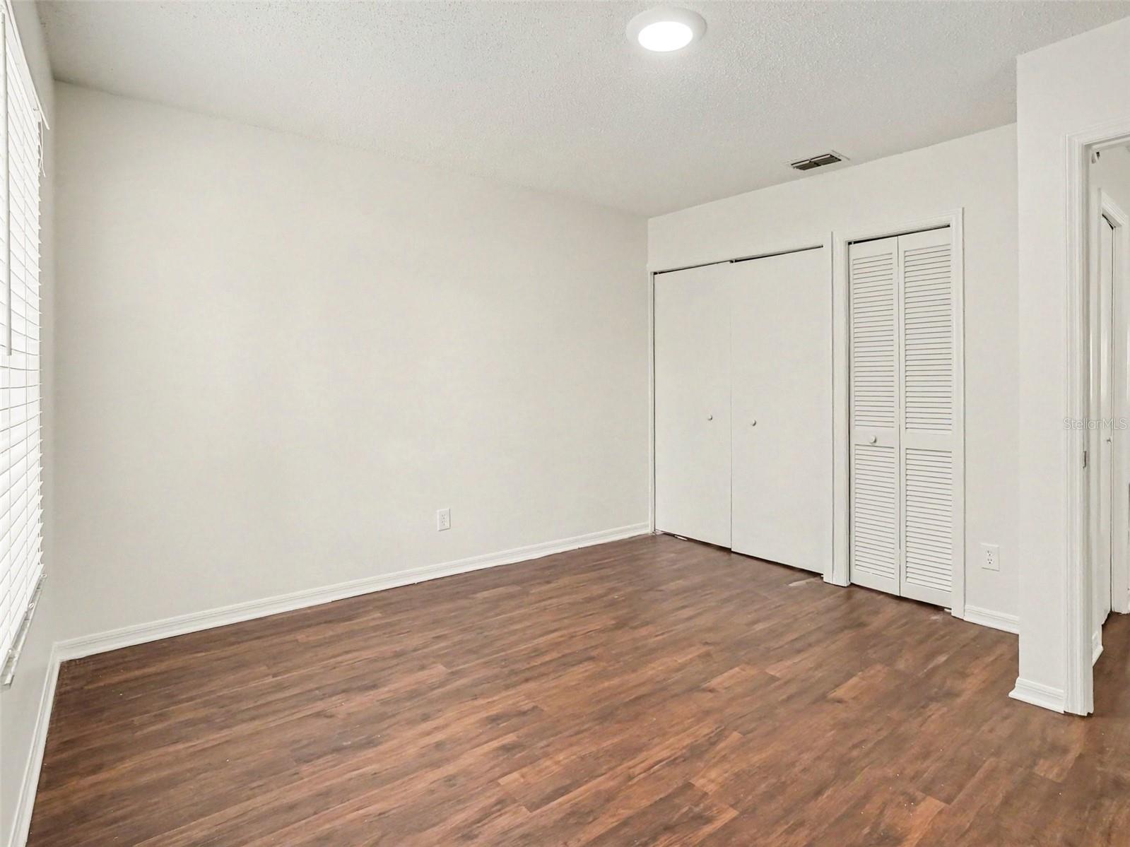 DEAN OAKS - Residential