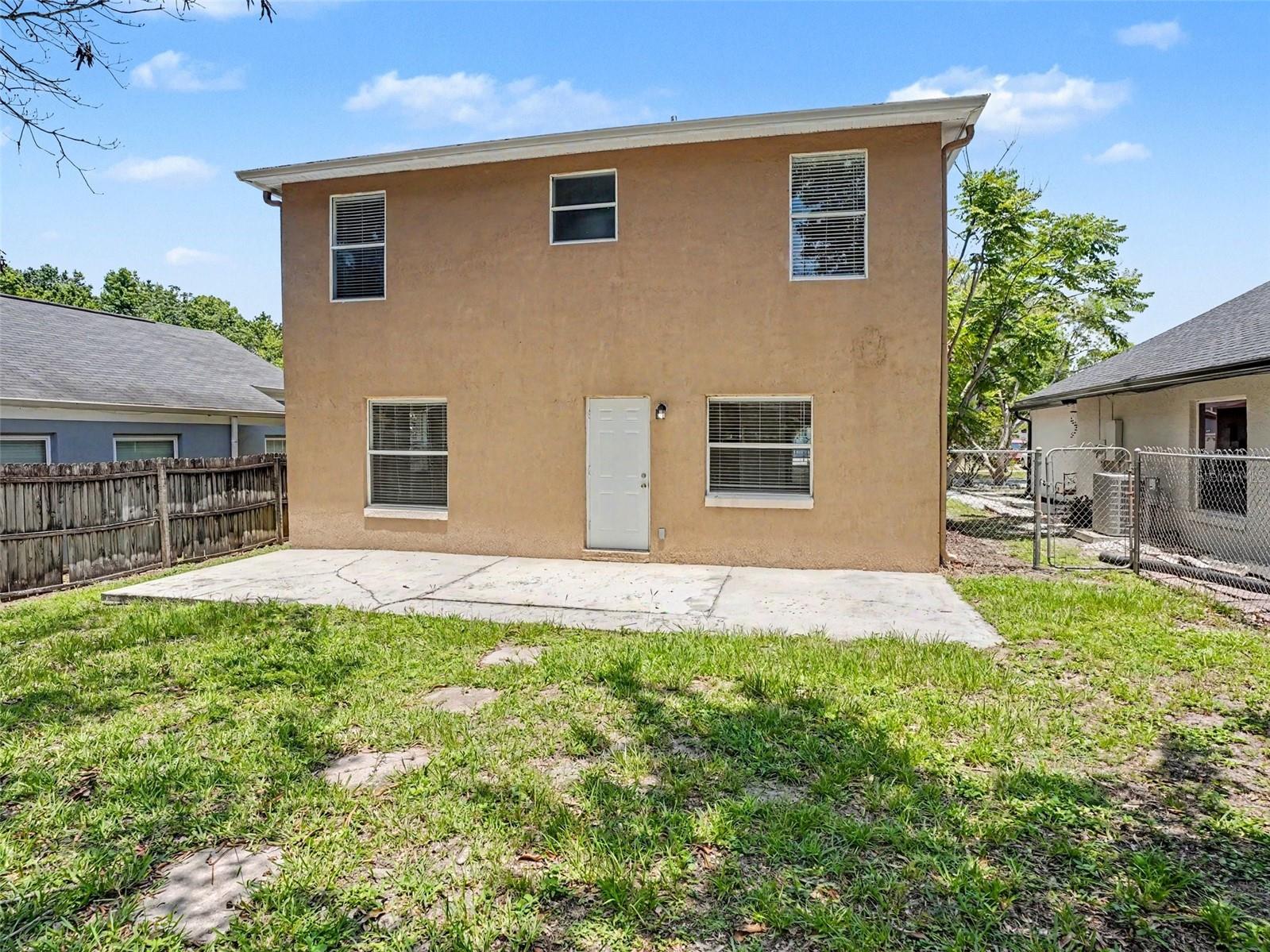 DEAN OAKS - Residential