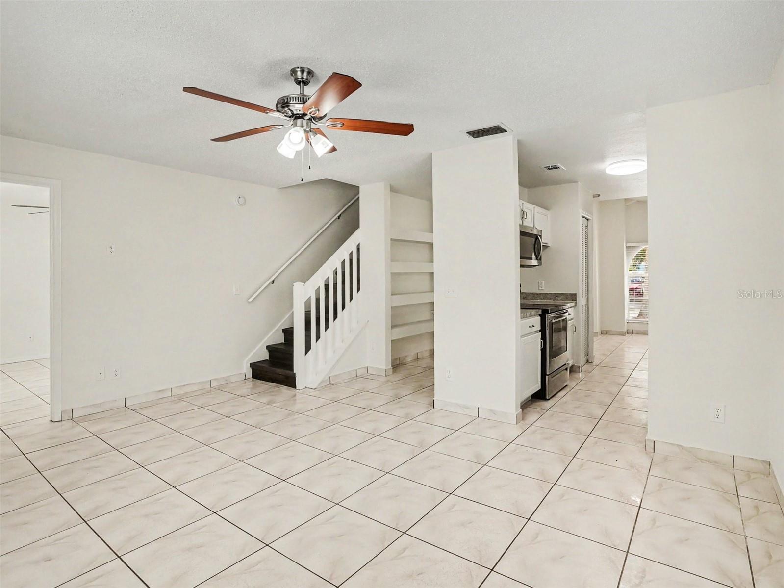 DEAN OAKS - Residential