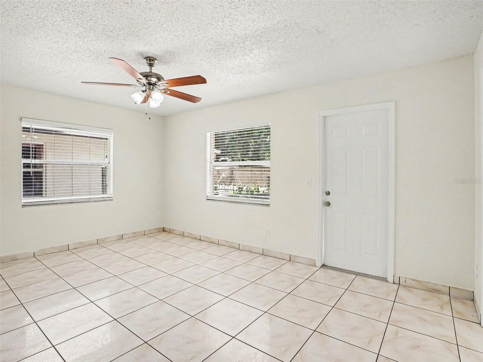 DEAN OAKS - Residential
