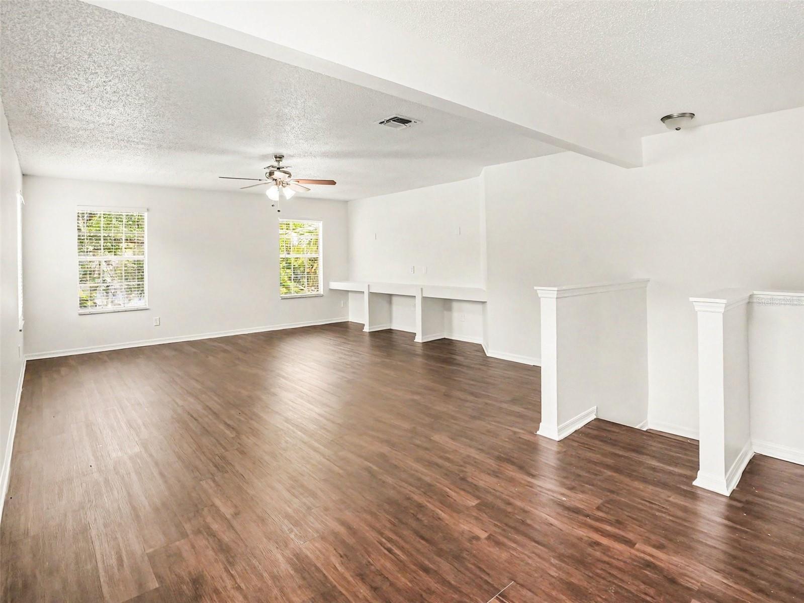 DEAN OAKS - Residential