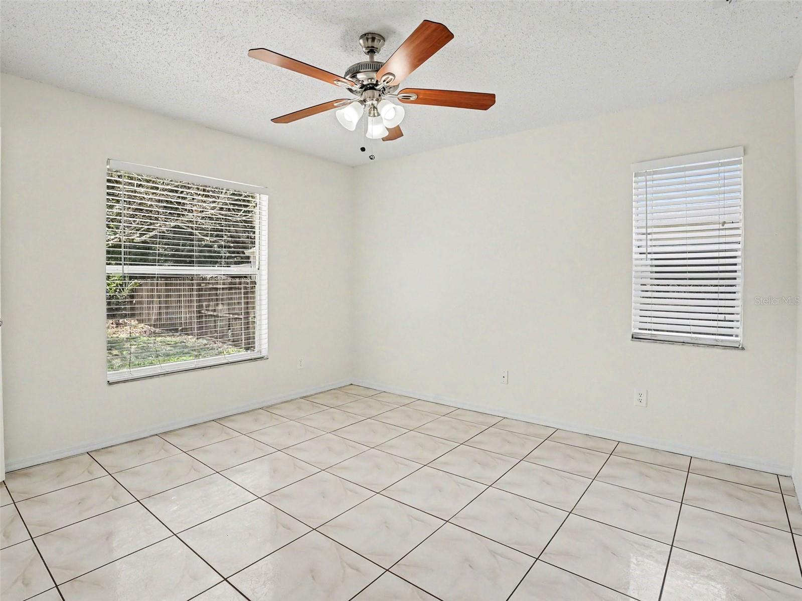 DEAN OAKS - Residential