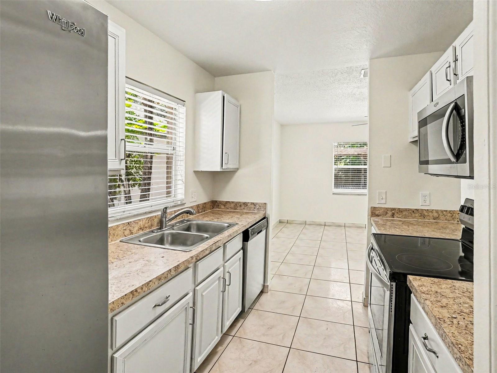 DEAN OAKS - Residential
