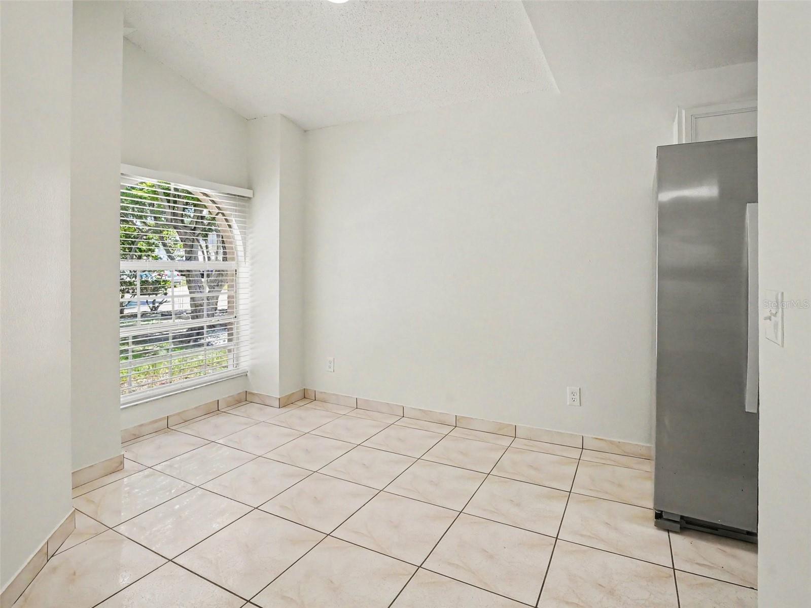 DEAN OAKS - Residential