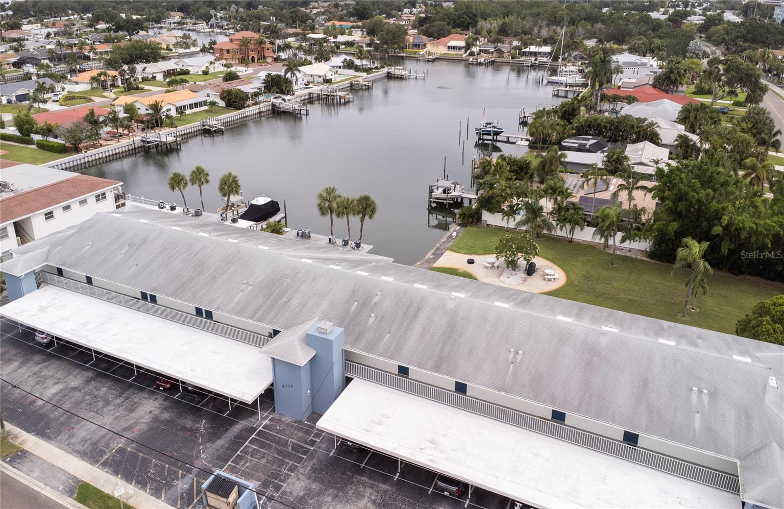 MARINA HARBOUR CONDO - Residential