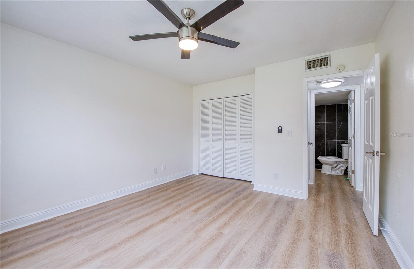 MARINA HARBOUR CONDO - Residential