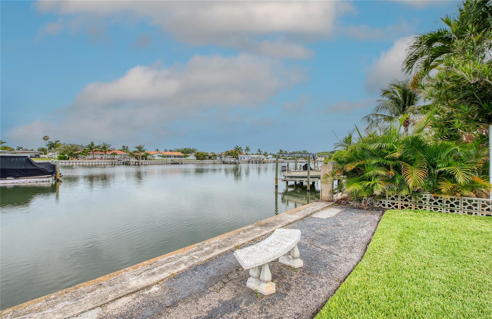 MARINA HARBOUR CONDO - Residential