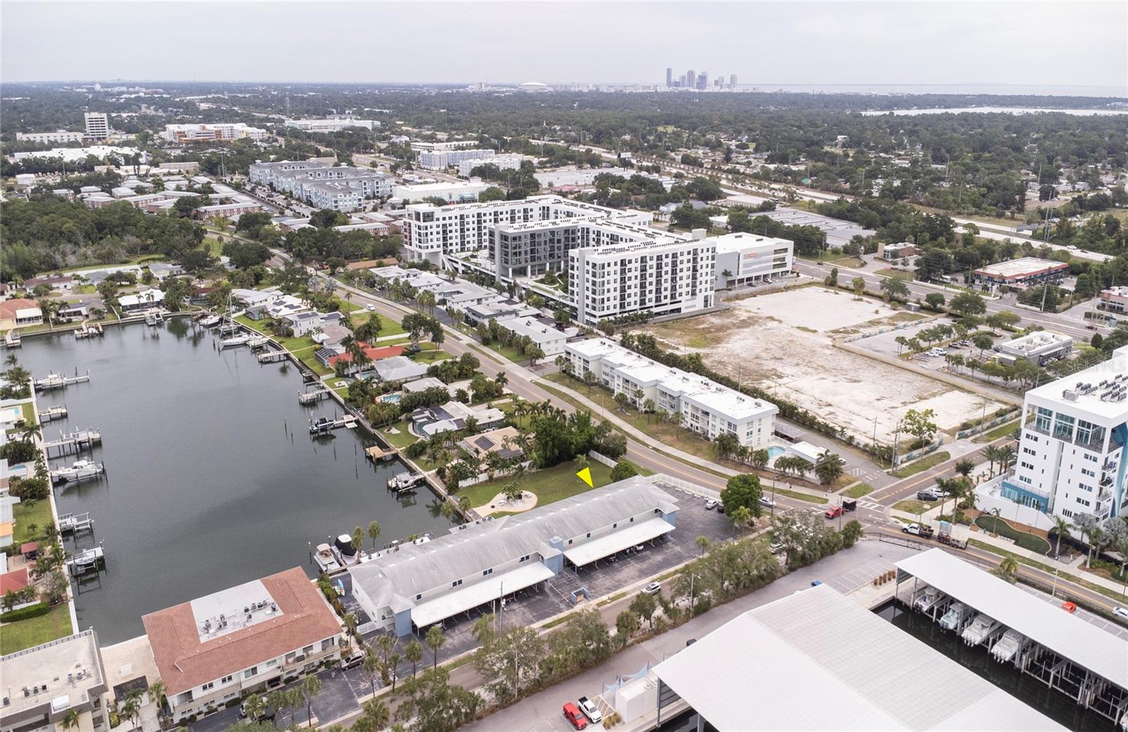 MARINA HARBOUR CONDO - Residential