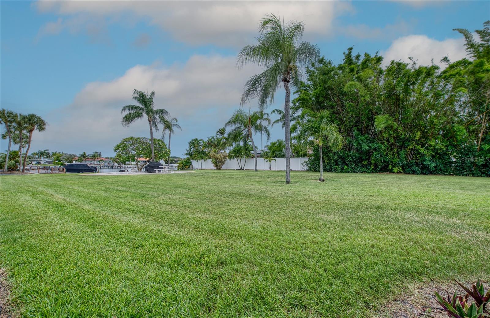 MARINA HARBOUR CONDO - Residential