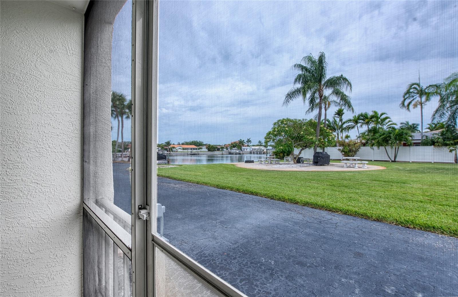 MARINA HARBOUR CONDO - Residential