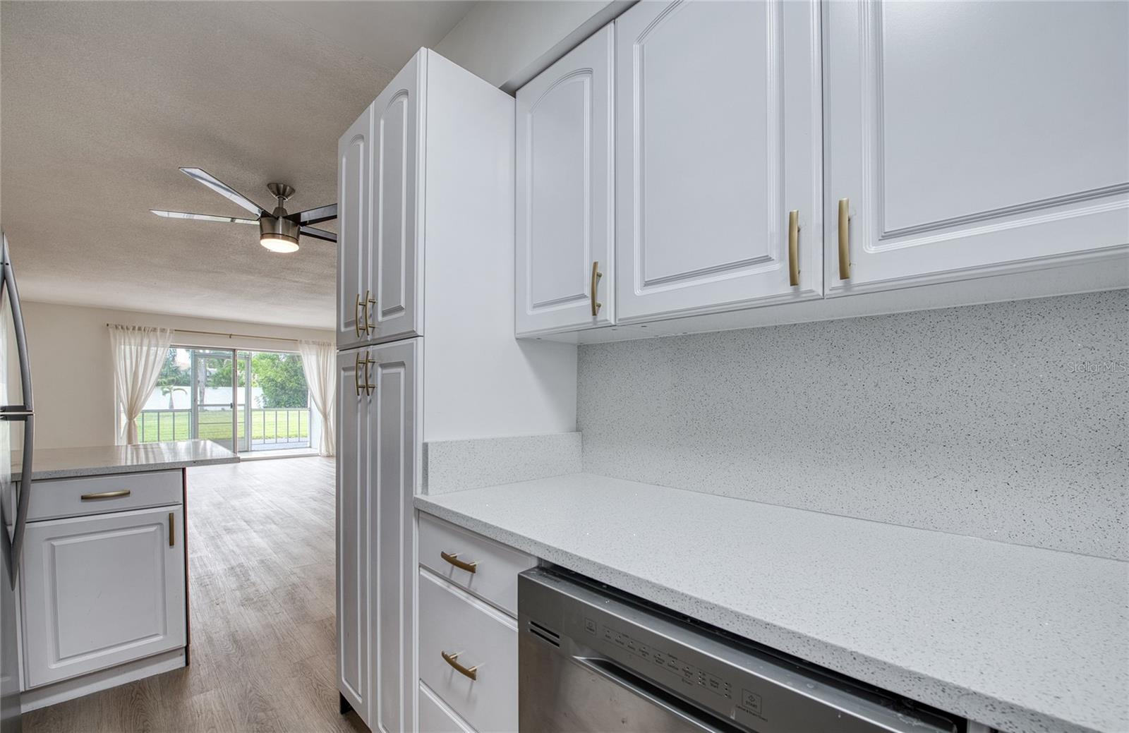 MARINA HARBOUR CONDO - Residential