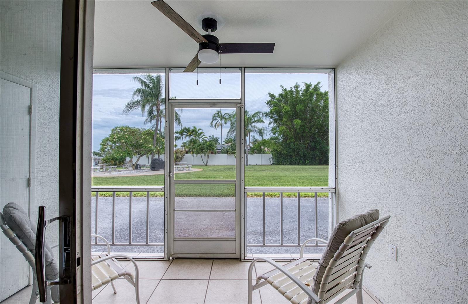 MARINA HARBOUR CONDO - Residential