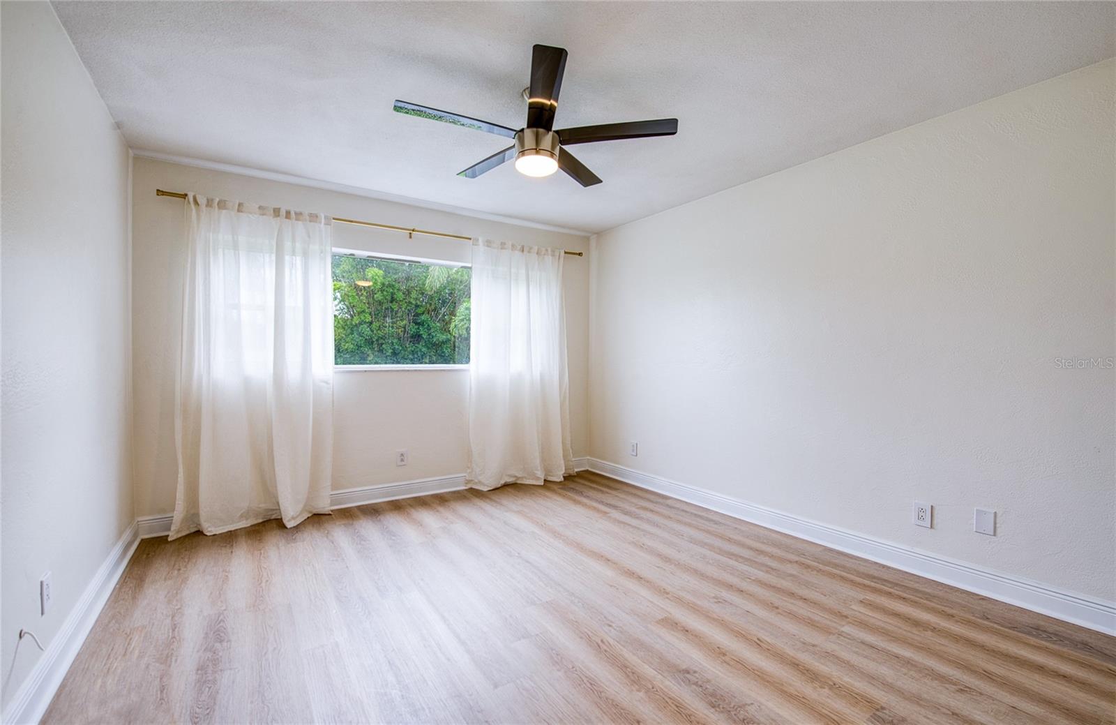 MARINA HARBOUR CONDO - Residential