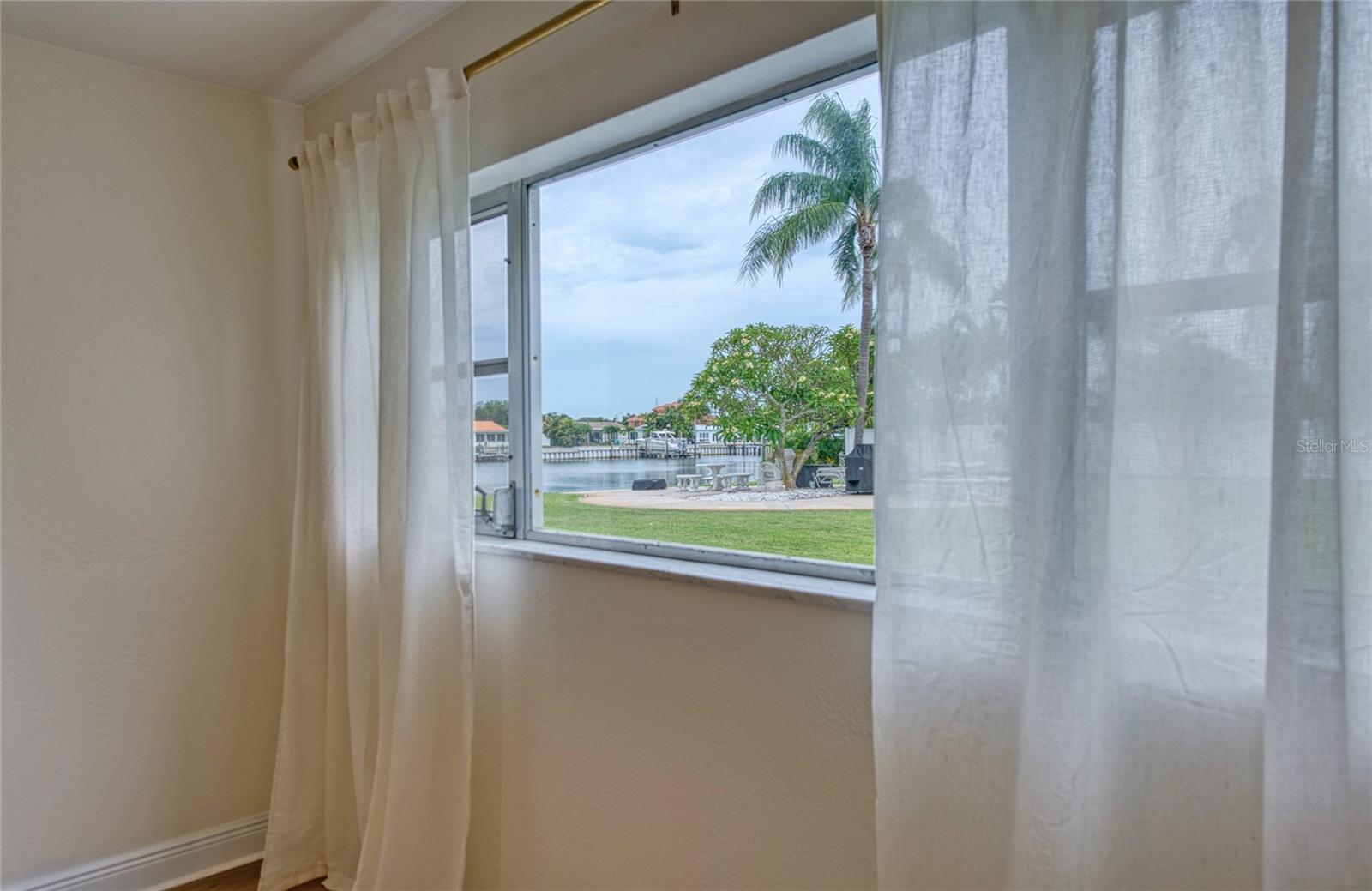 MARINA HARBOUR CONDO - Residential