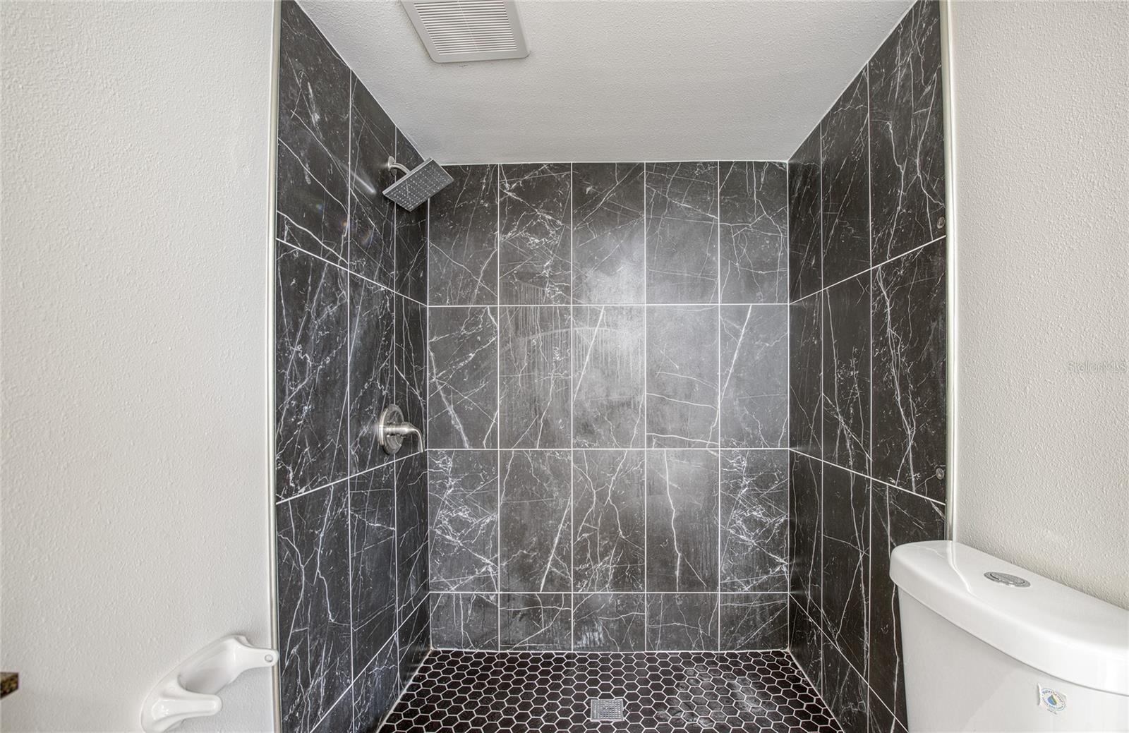 MARINA HARBOUR CONDO - Residential