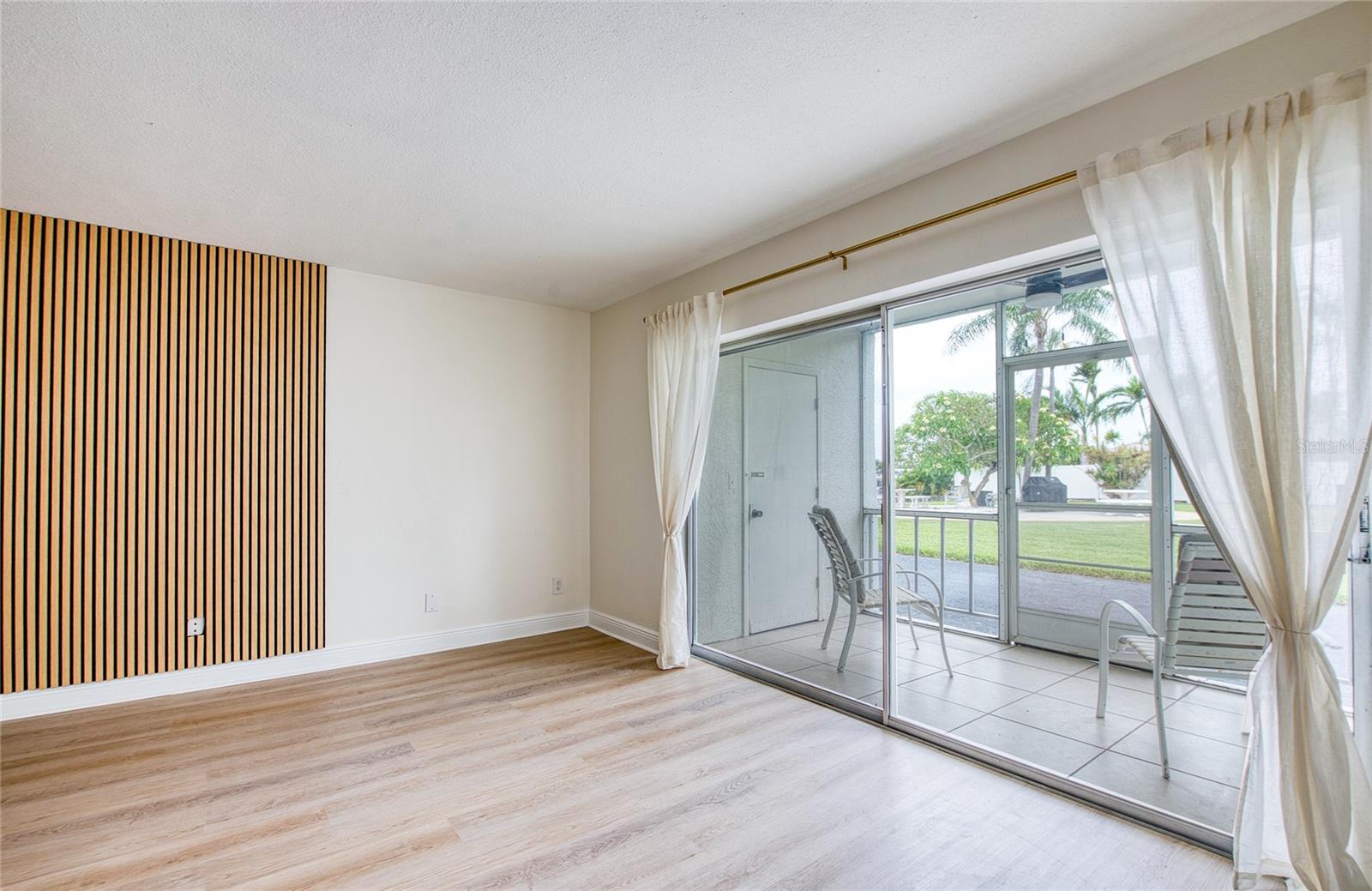 MARINA HARBOUR CONDO - Residential