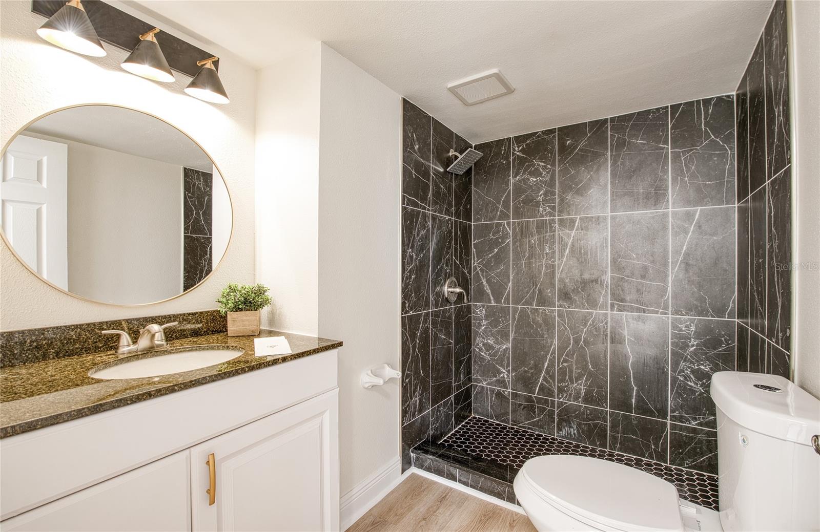 MARINA HARBOUR CONDO - Residential
