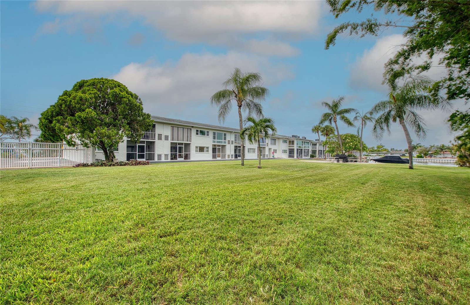 MARINA HARBOUR CONDO - Residential